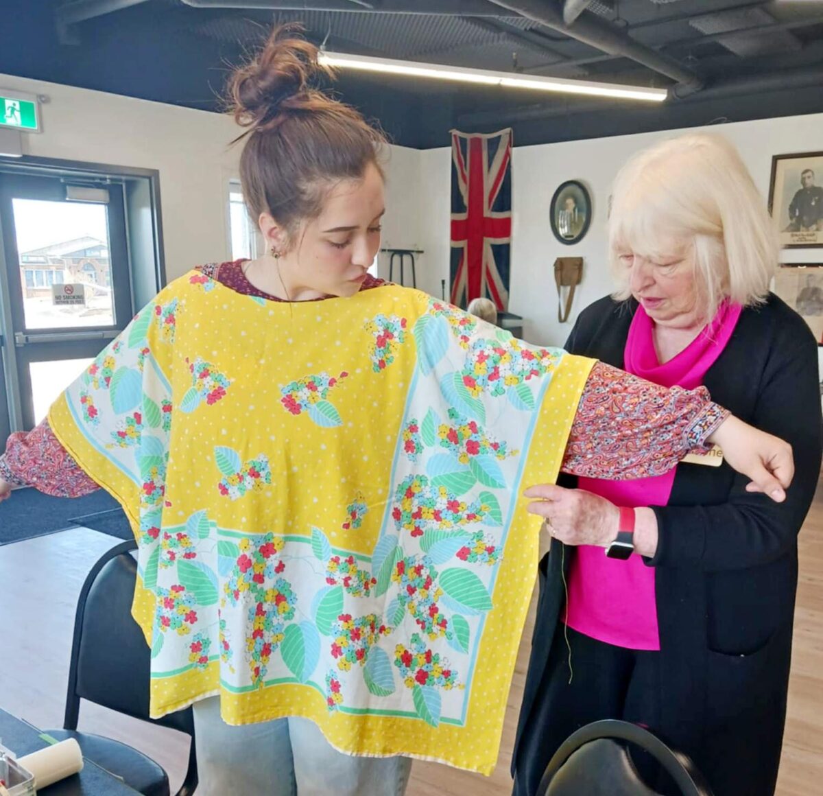 photo of sewinf fixer with customer